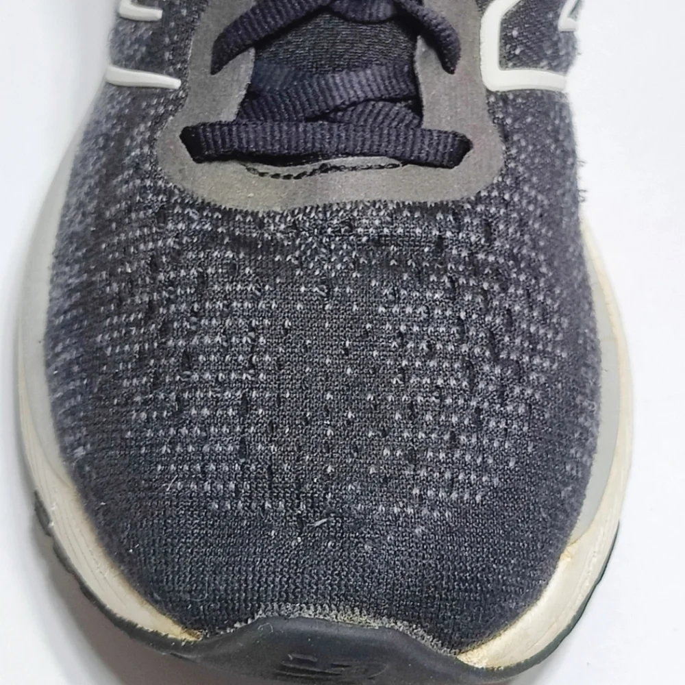 New Balance fresh foam 880 Women's Sneakers Black White Shoes Size 10